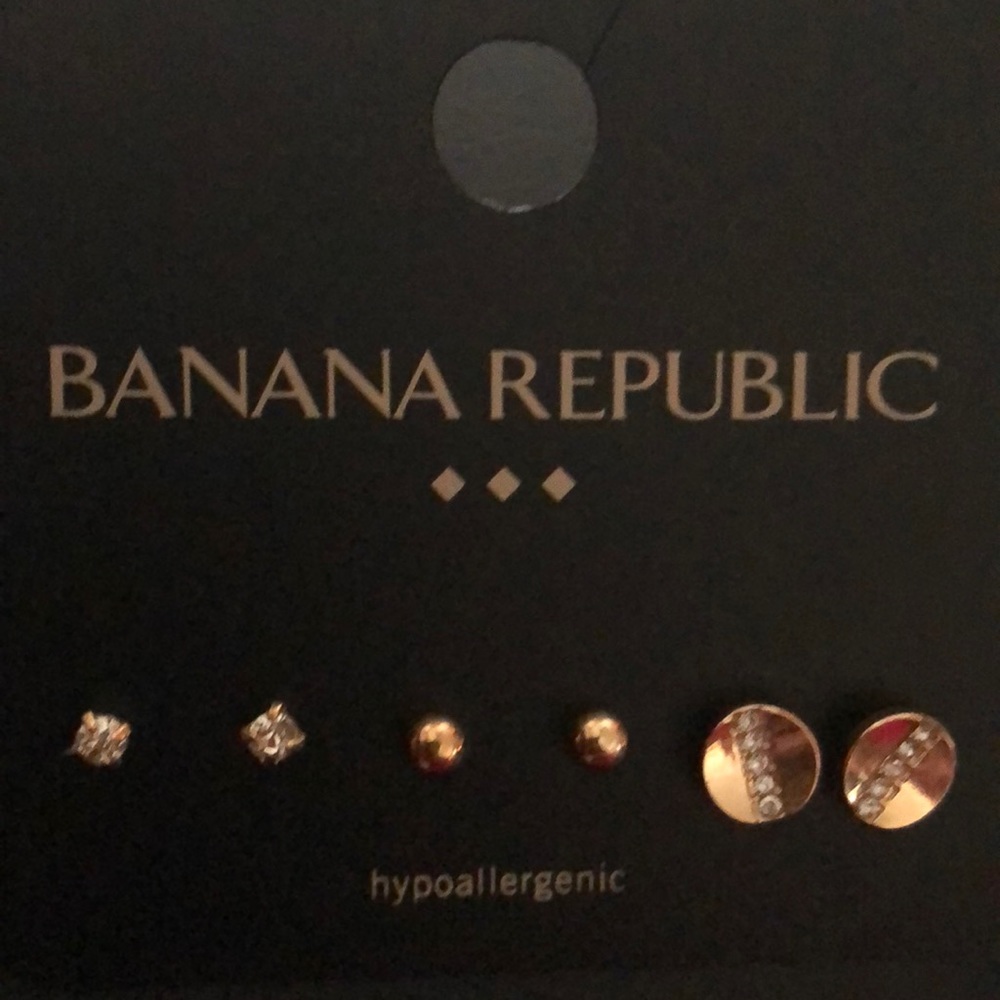 Banana Republic NWT. Retail 29.99 3 pair earrings